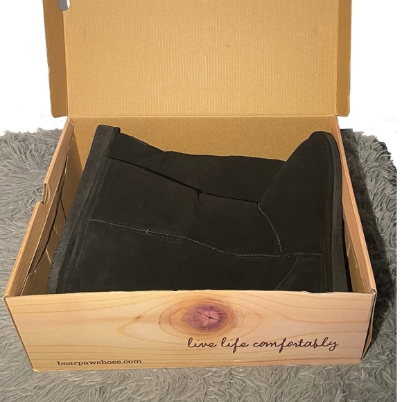 BEARPAW-LIVE: WOMEN’S BIANCA TALL BLACK BOOTS SIZE 8 *RUNS 1/2 SIZE SMALL* - Picture 5 of 12